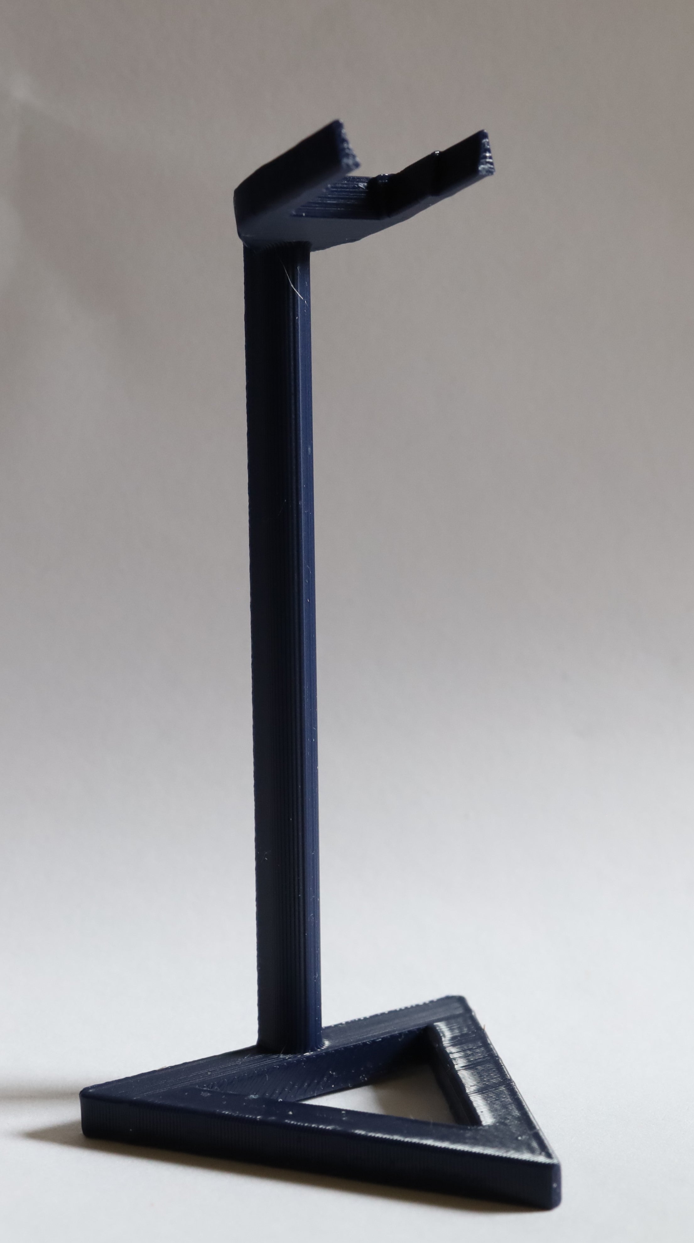 Brush head holder for Oral B IO toothbrush heads