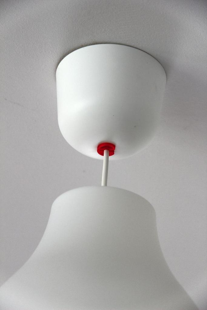 Lamp shade wire clamp