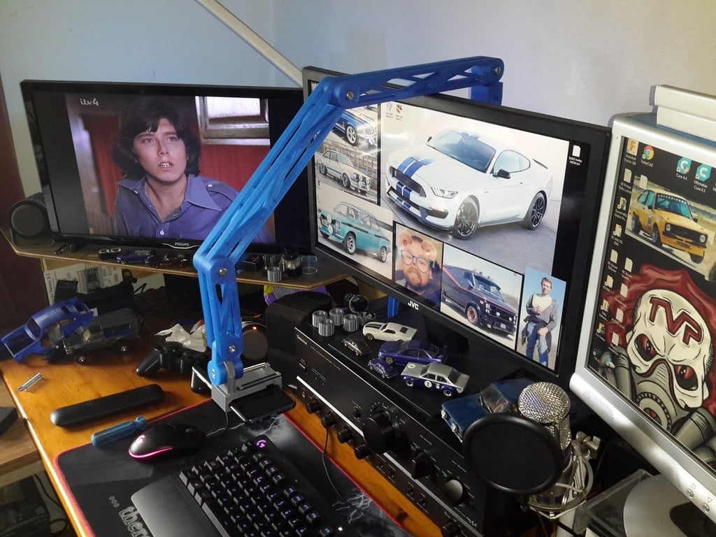 VESA-mounted Phone Holder for PC monitor