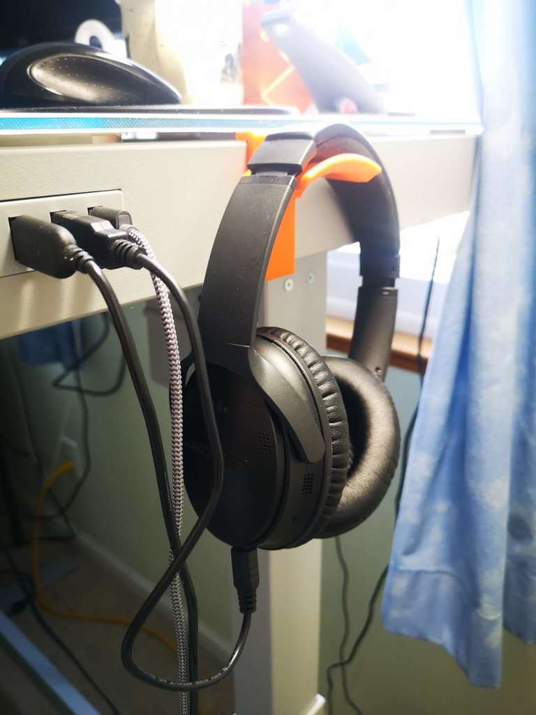 Headphone holder for Costco Tresanti Desk (SKU: 1074719)