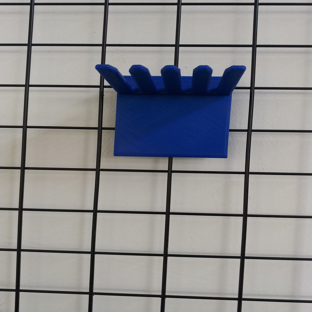 USB cable hook for mesh grid wall