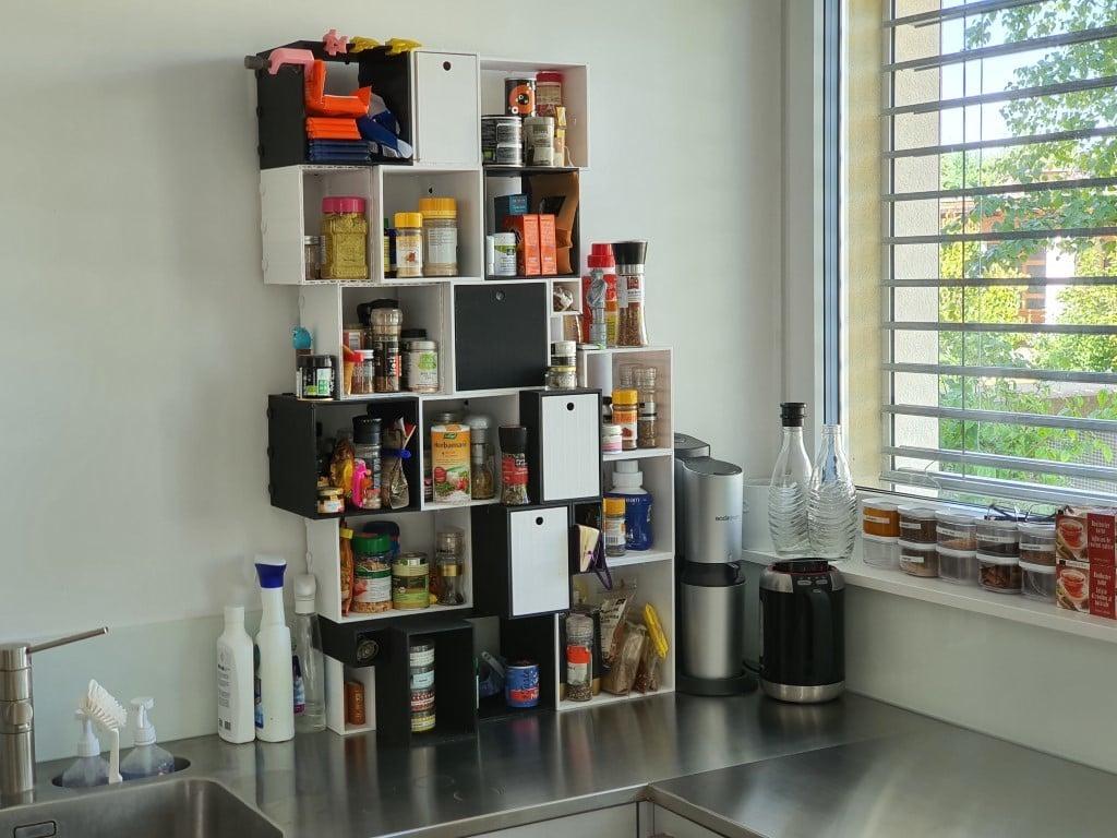 Customisable Modular Spice Rack for the Kitchen