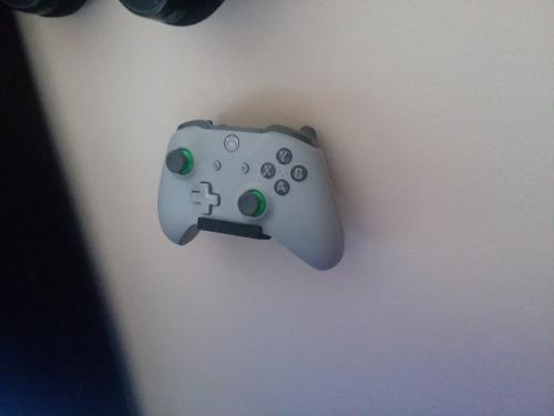 Xbox Controller Screwless Wall Mount