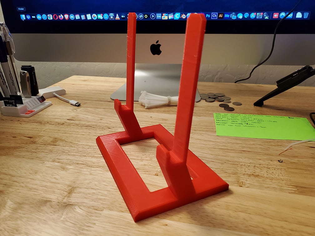 Table stand for small monitor/iPad
