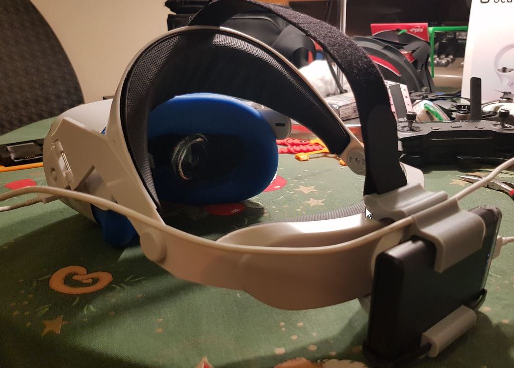 Battery holder for Oculus Quest 2 – Improved Comfort and Playtime