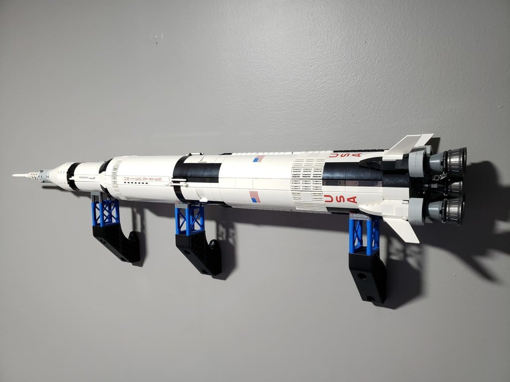 Vægmonteret holder til Lego Saturn V-model