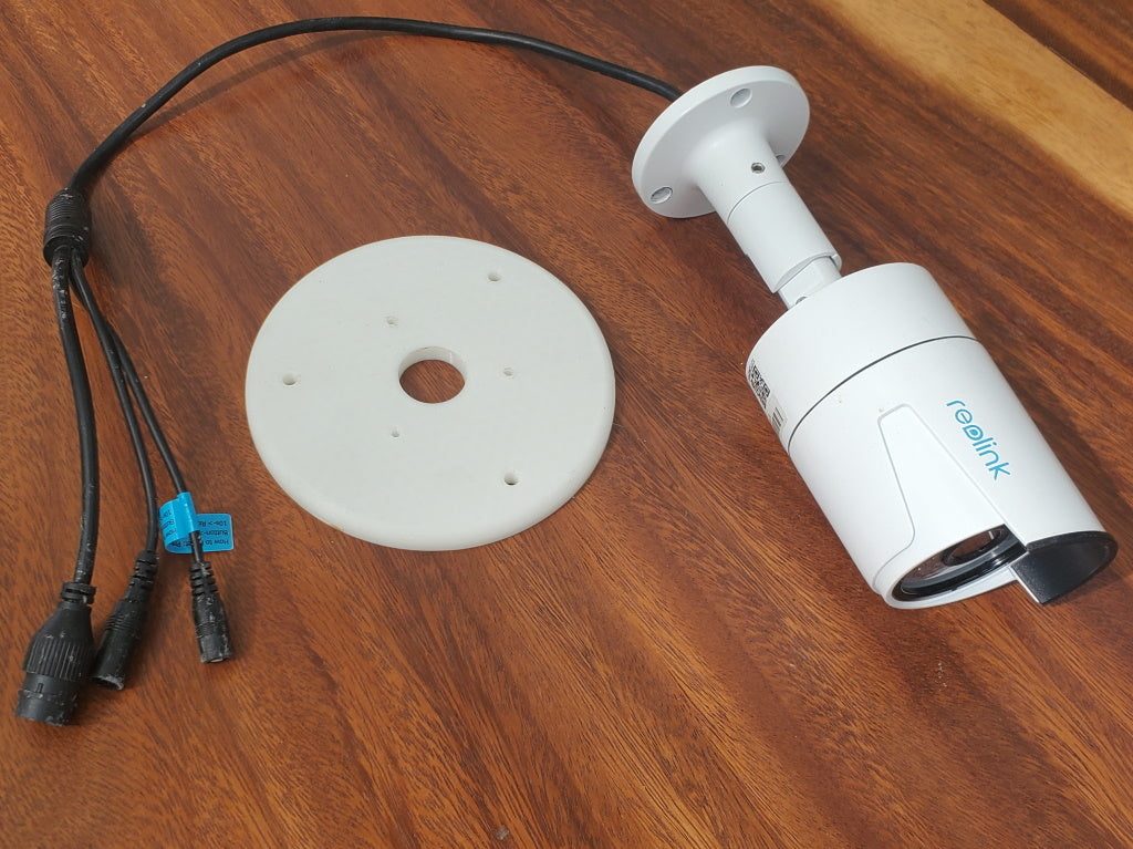 Reolink Camera Flat Wall Mount for Discreet Cable Installation