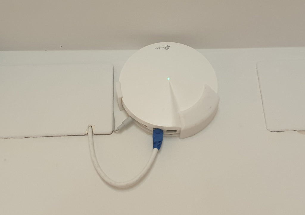 TP-Link Deco M9 Plus Wall Mount - Space-Saving Semicircle Design