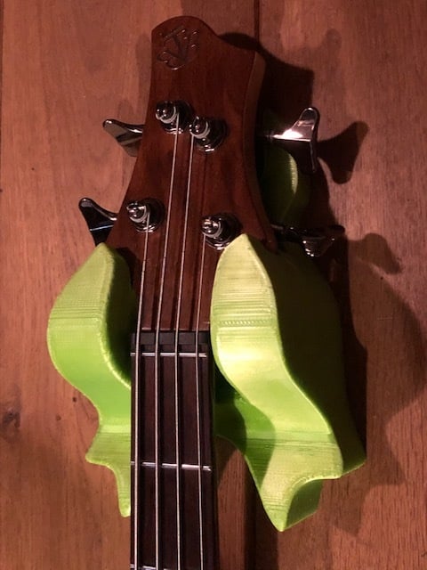 Ibanez Basguitar Vægholder - Sikker Vægmontering