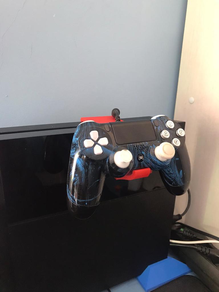 DualShock 4 controller holder for PlayStation 4 (PS4) fat