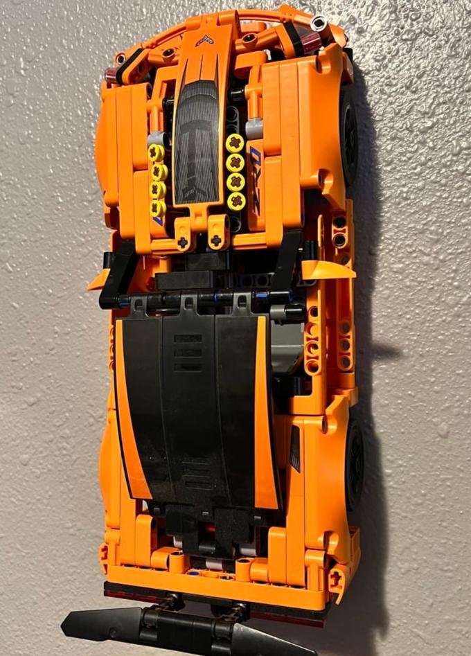 Wall mount for Lego Technic Corvette #42093