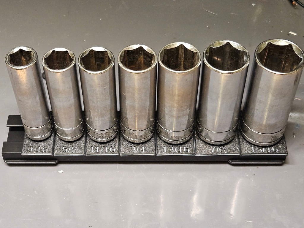 TrackTwist Socket Holder V2 – Smart Storage for 1/2" and 3/8" Sockets