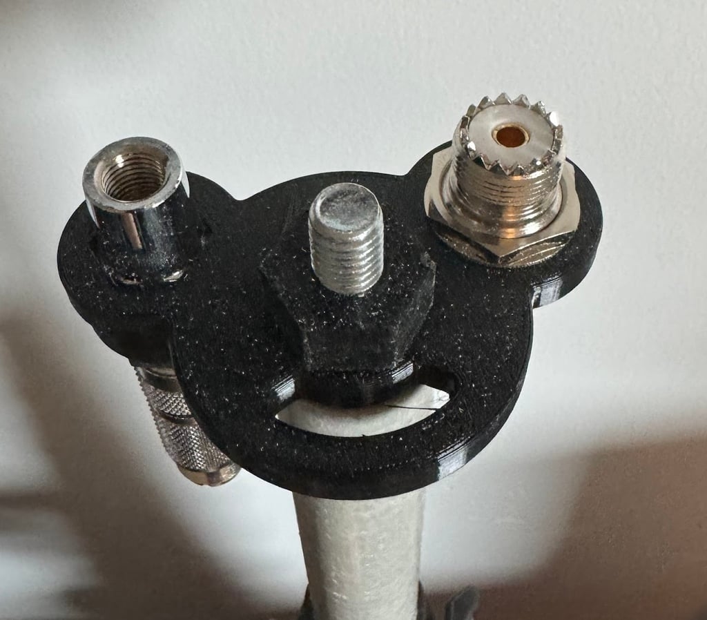 Mast Monkey – Multiple Antenna Holder for Fibreglass Masts