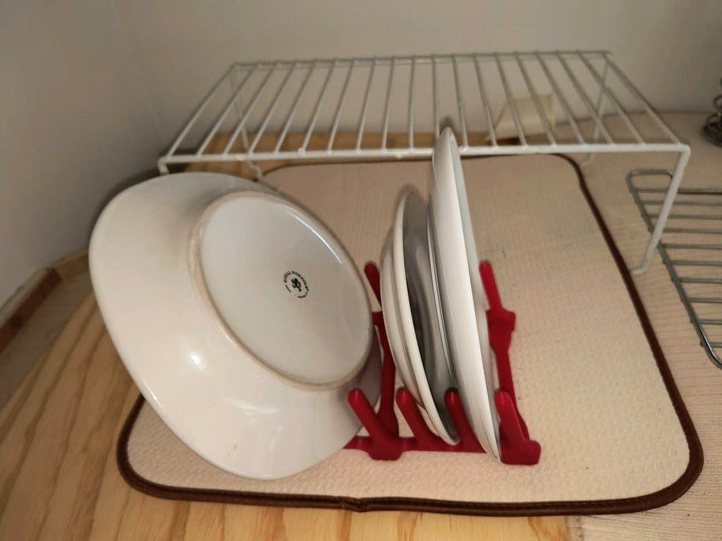 Compact Dish Rack for the Kitchen
