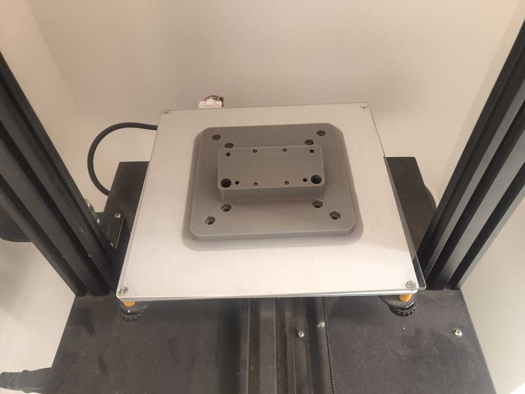 VESA mounting adapter for Samsung curved monitor