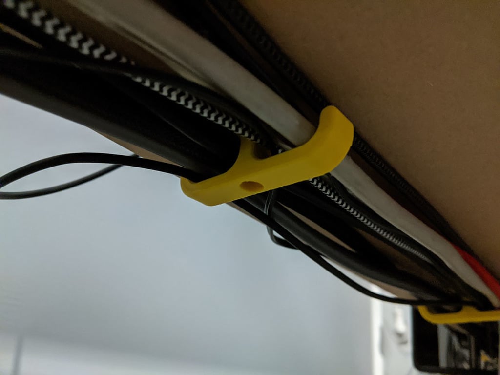 Simple Cable Hanger