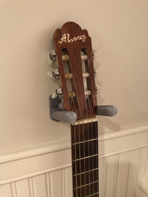 Classical Guitar and Oculus VR Goggle Hanger