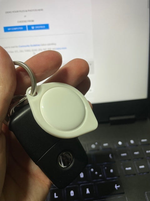 Minimalistic AirTag keychain