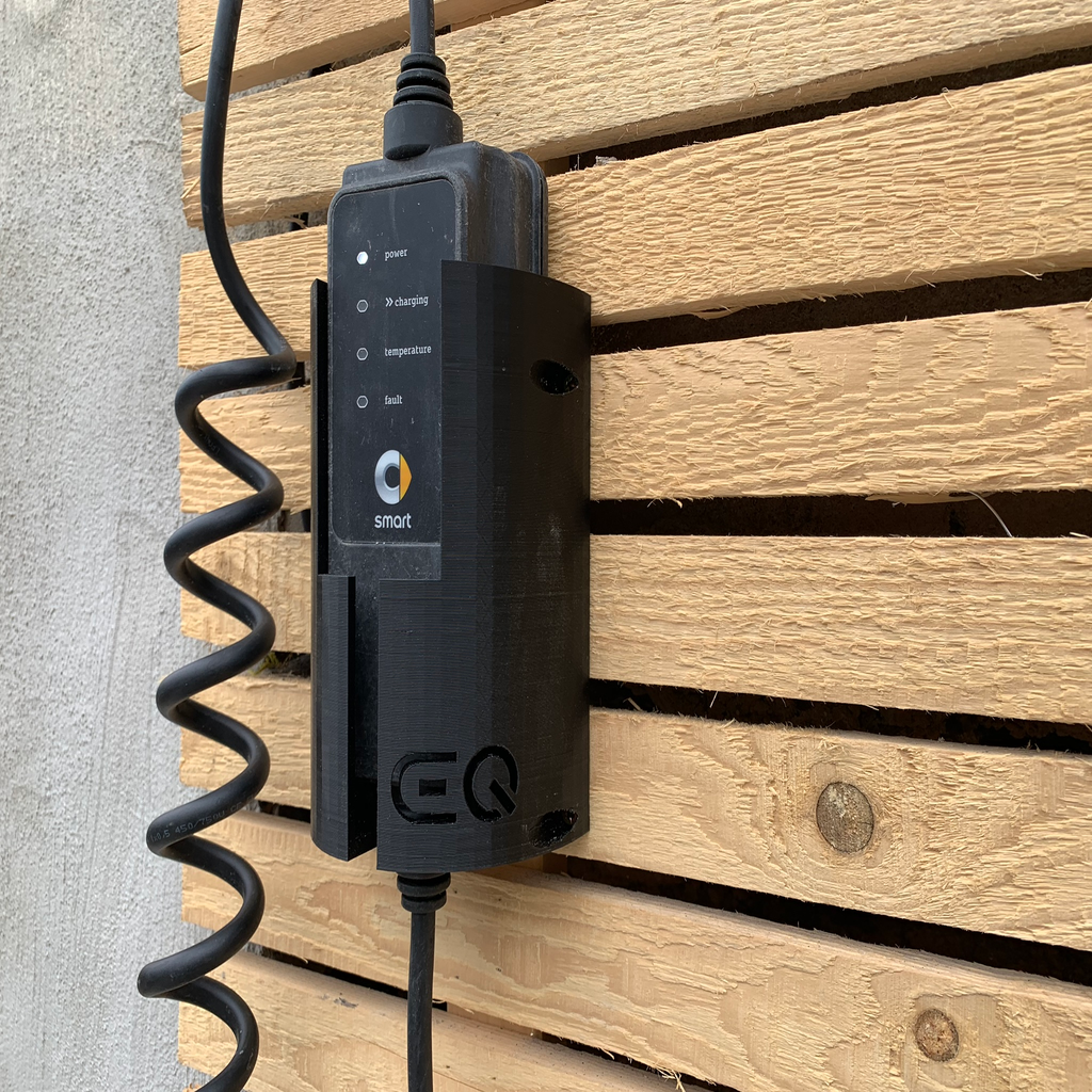 Charging cable holder for Smart EQ - Practical and Functional