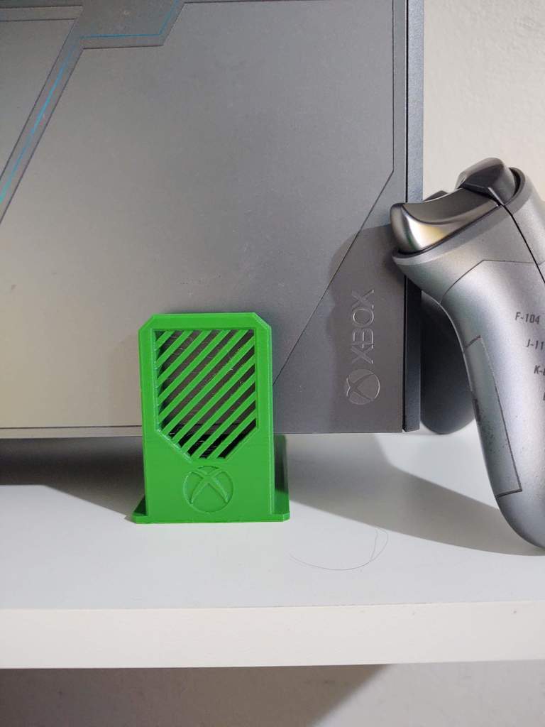 Xbox One Vertical Stand - Hello Edition
