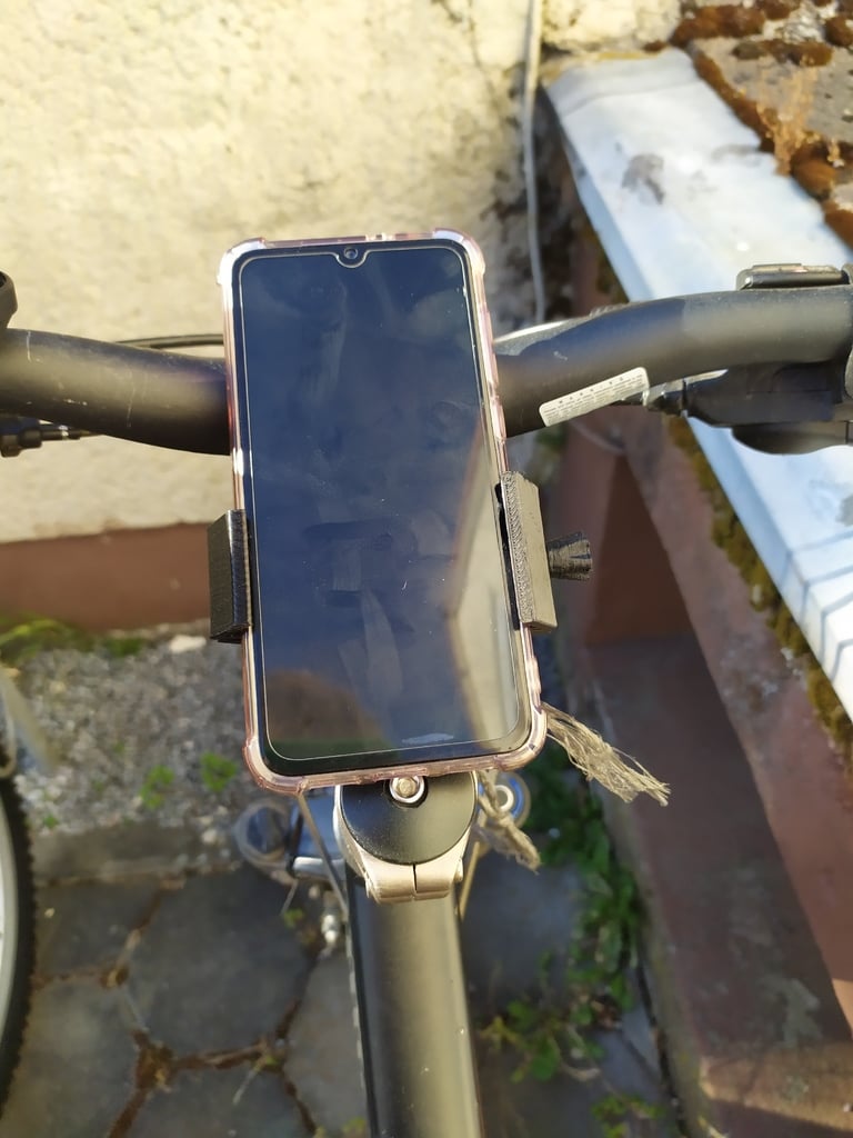 Robust and Adjustable Phone Holder for Mountain Bikes and Road Bikes