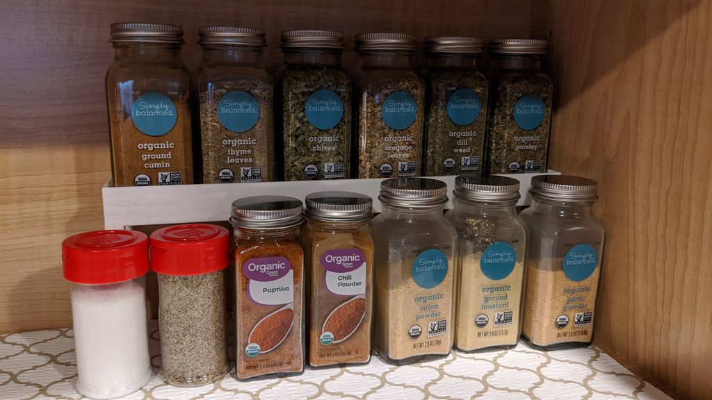 Flexible Spice Rack for the Kitchen