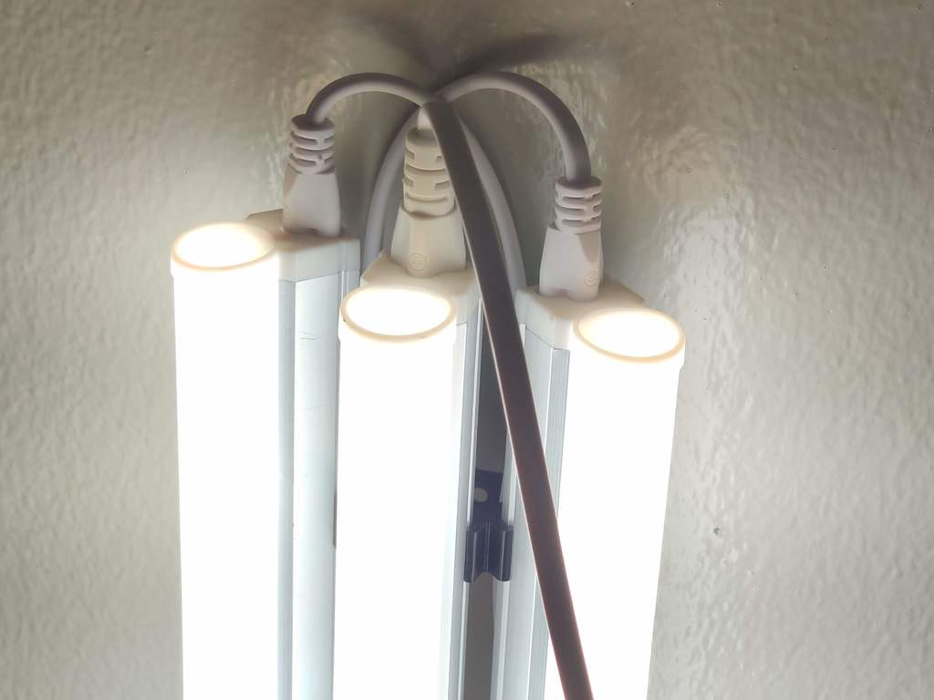 Ceiling mount for Three Barrina T5 LED Lamps