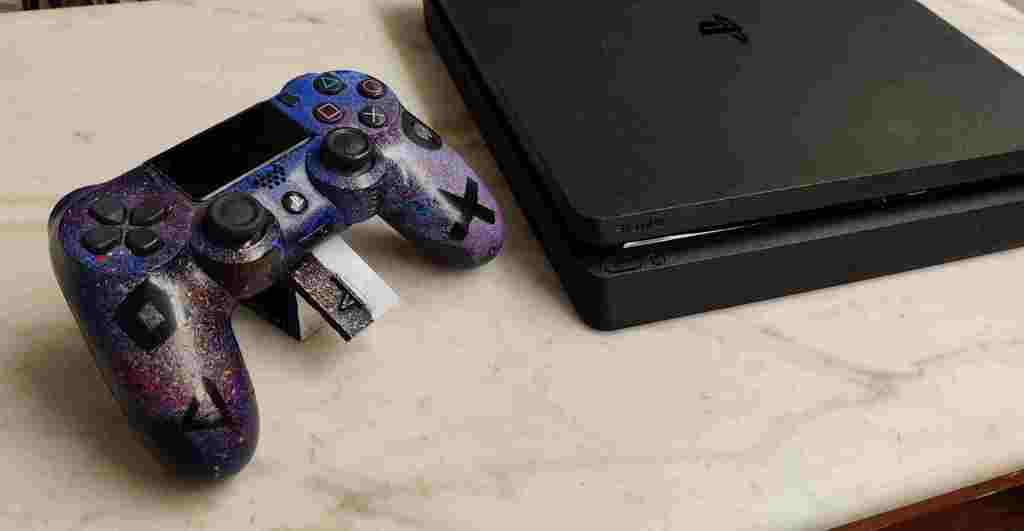 Wall mount bracket for PS4 remote control