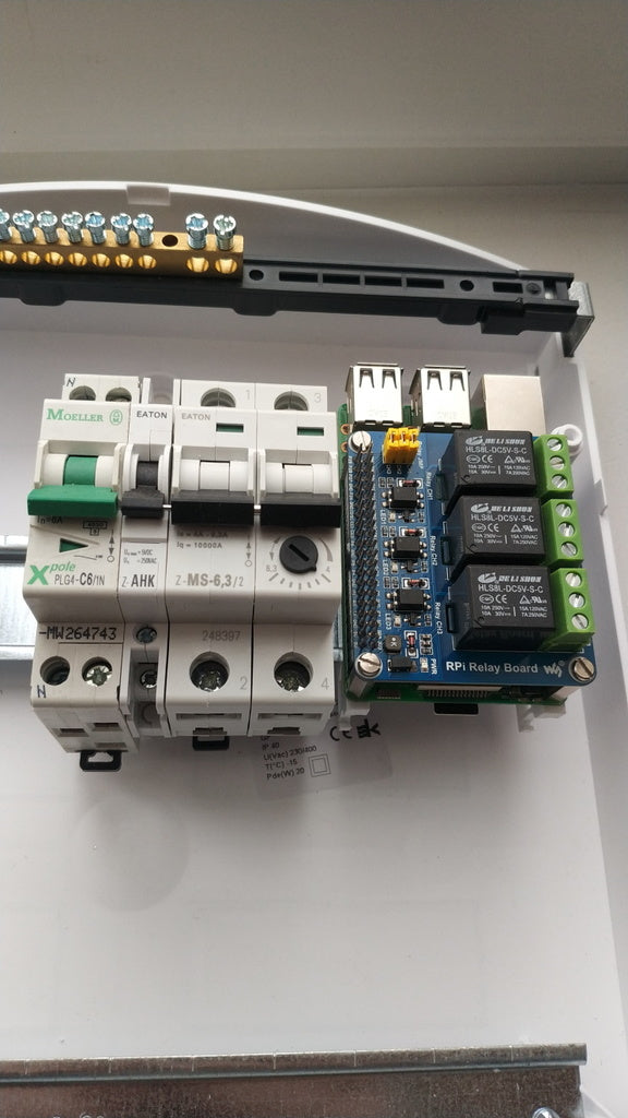 DIN Rail Mount for Raspberry Pi 3B+ Portrait - M3 Nuts