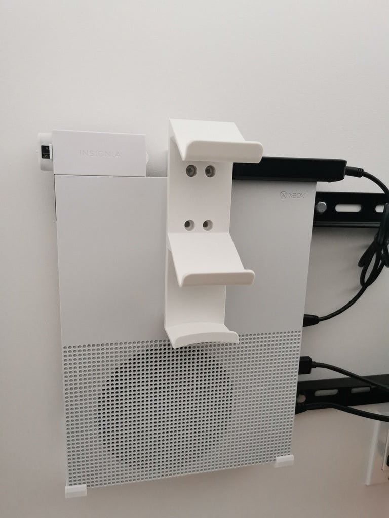 Holder for Xbox One controller and headphones