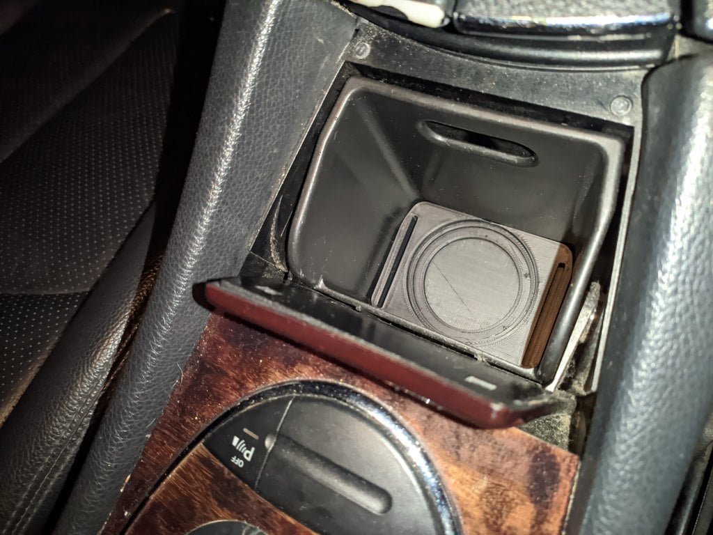 Cup holder for Mercedes W211