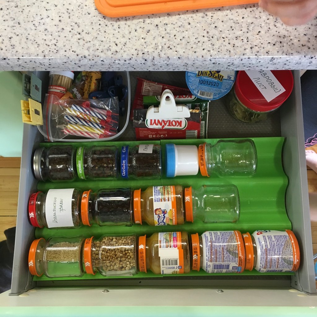 Effective Drawer Insert for Spice Jars