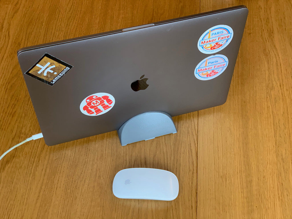 Vertical MacBook Stand with Effective Cooling