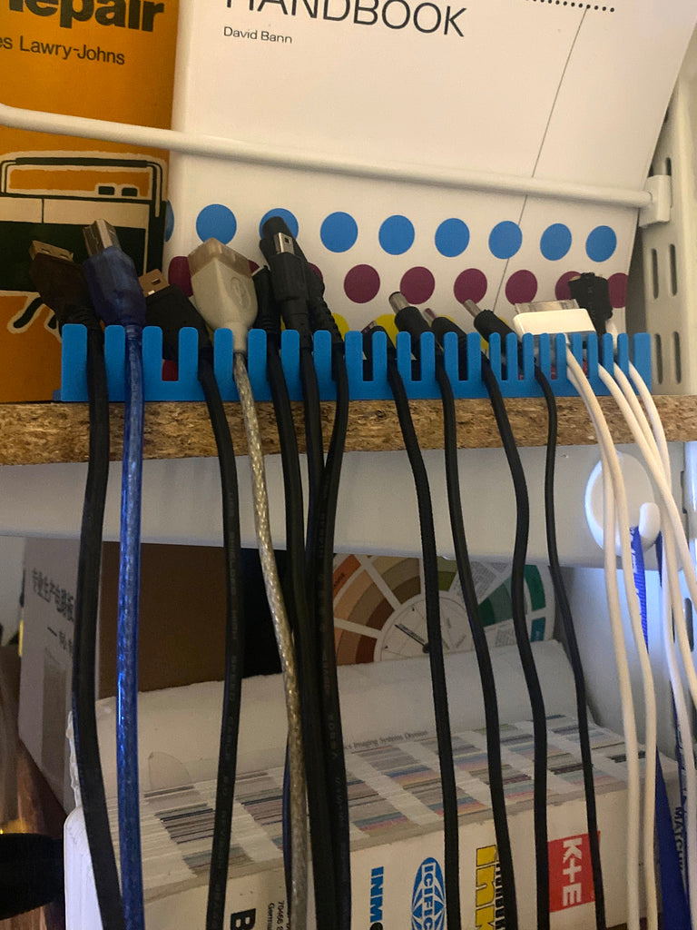 Simple Cable Holder [Horizontal Mounting]