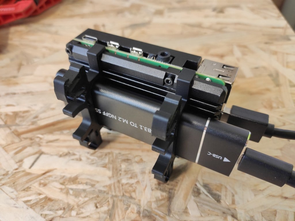 DIN rail mount for Raspberry Pi 4 with Armor Case