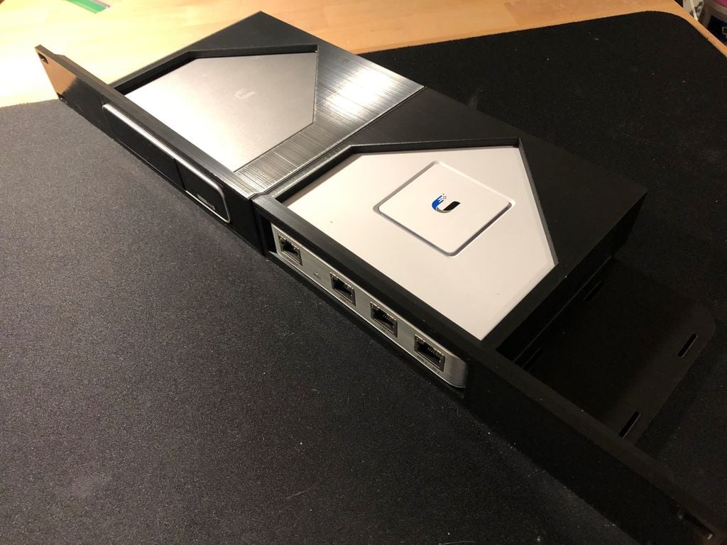 Ubiquiti UniFi USG and Cloud Key Gen 2 Plus Rackmount