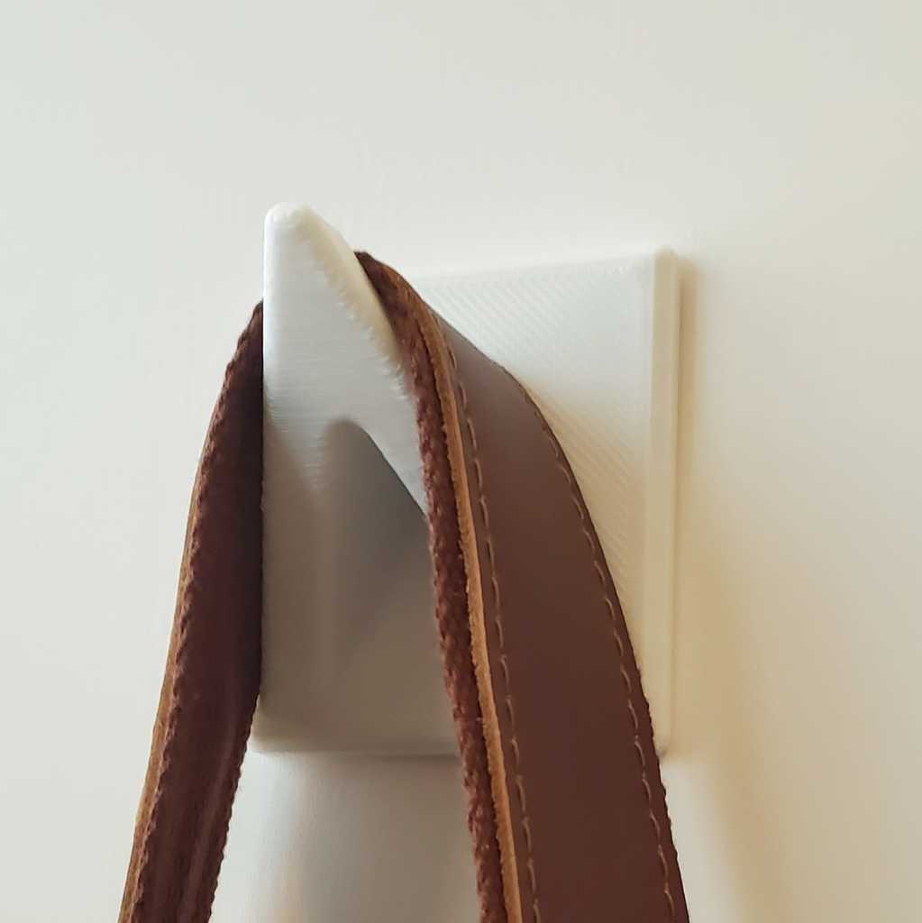 Simple Wall Hooks in Three Sizes (S, M, L)