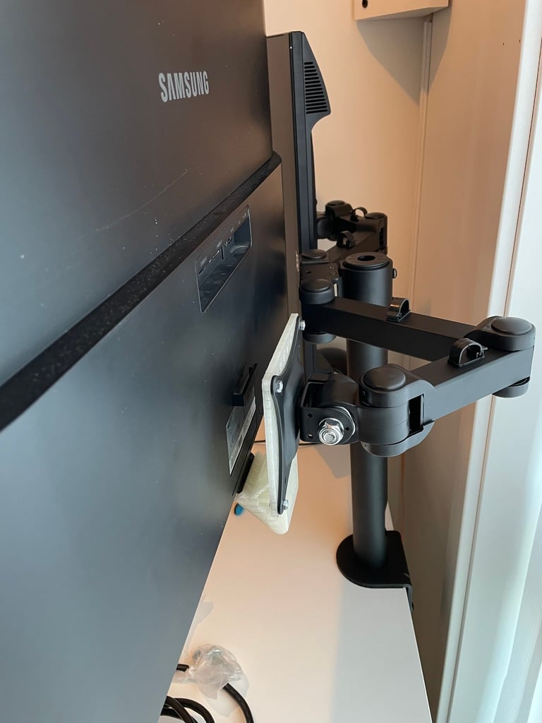 Vesa mount for Samsung U28D590D