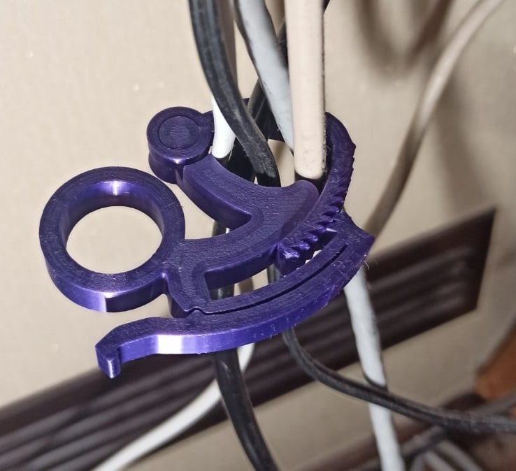 Screwless Cable Clip for Cable Management – Print-in-place Design