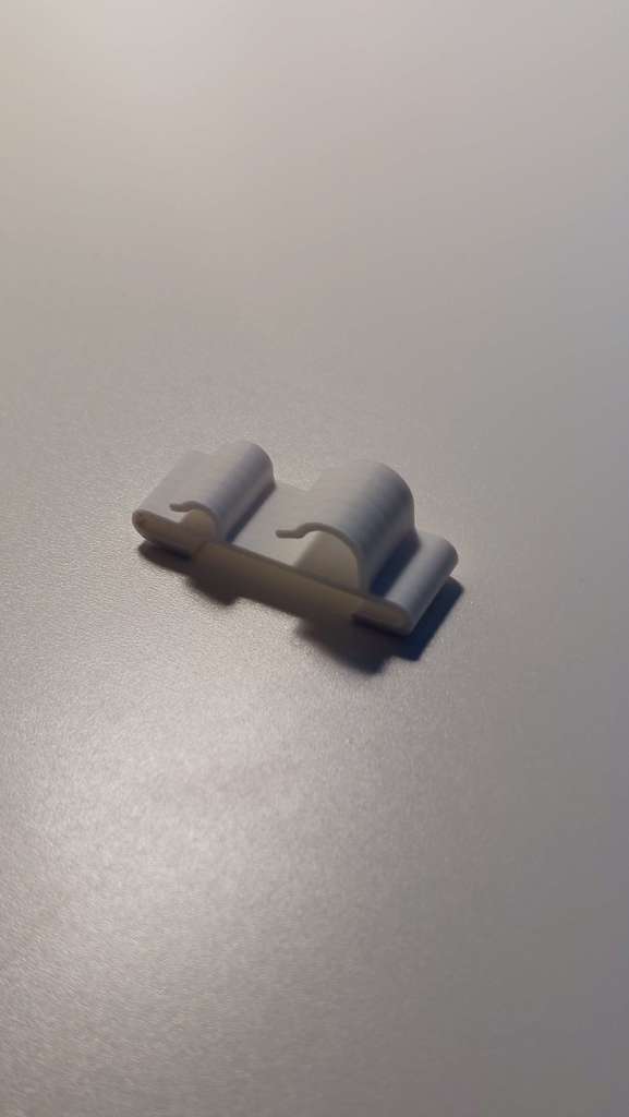 Cable clip for Meta Quest 2 & Quest 3 Link and Headphone cables