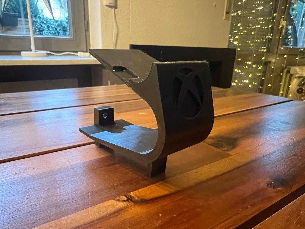 Xbox Series S Wall Mount with Elite Controller Stand