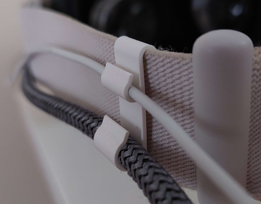 Cable clip for Meta Quest 2 & Quest 3 Link and Headphone cables