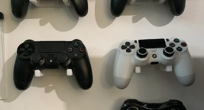 Universal Controller Mount for PlayStation, Xbox and Nintendo Switch