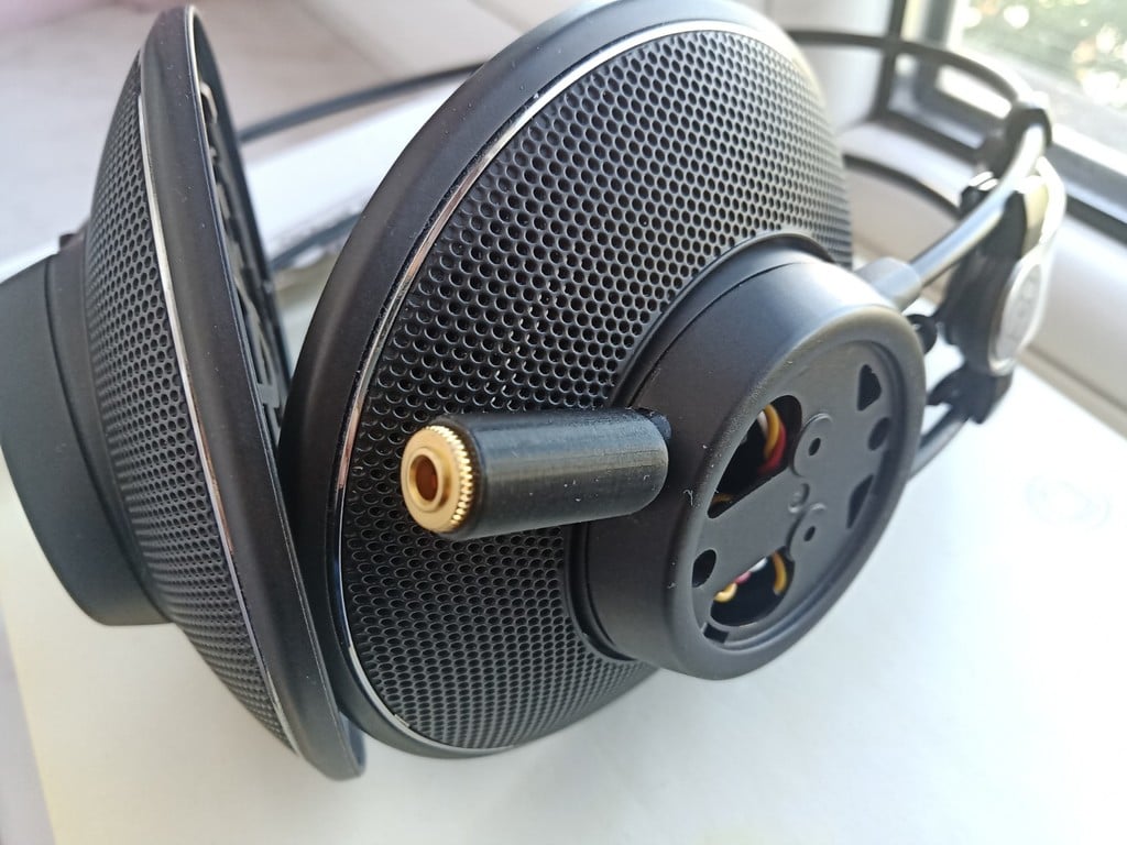 Bracket for detachable 3.5 mm jack cable for AKG K612 headphones