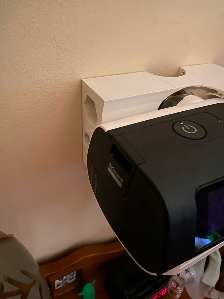 Wall mount for ResMed Airsense 11 CPAP machine