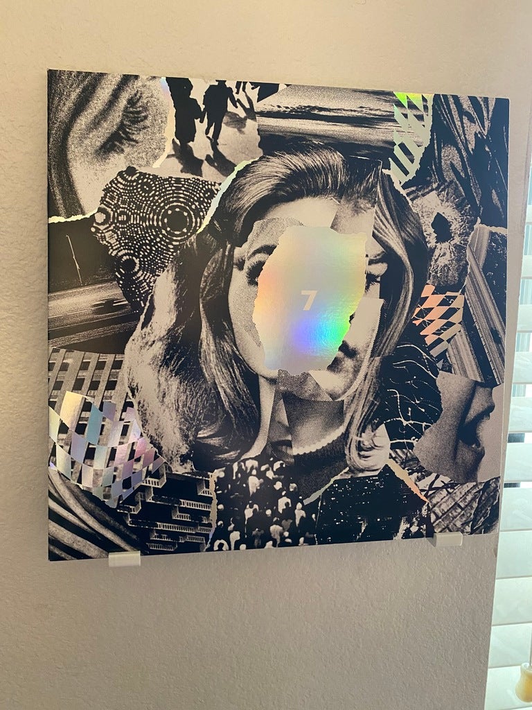 Vinyl Record Wall Mount "Now Playing" - Elegant Display