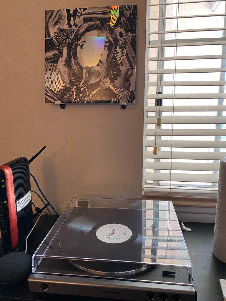 Vinyl Record Wall Mount "Now Playing" - Elegant Display