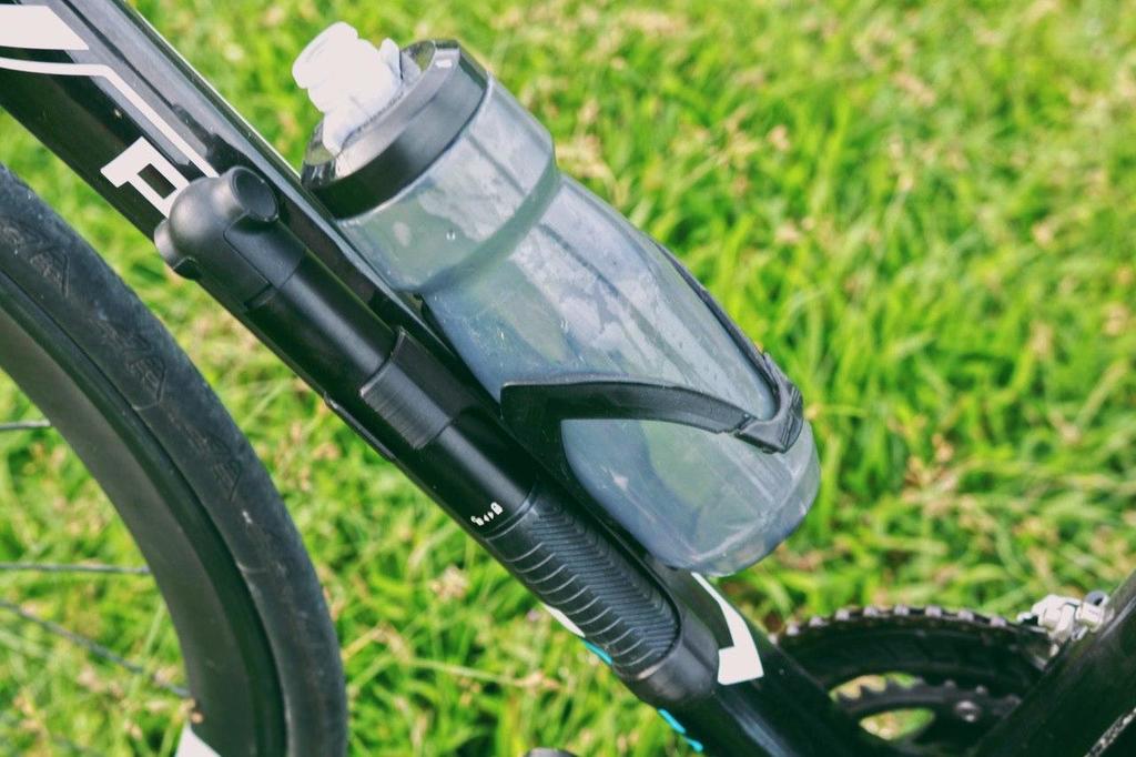 Decathlon Bicycle pump handle with bottle holder Mounting