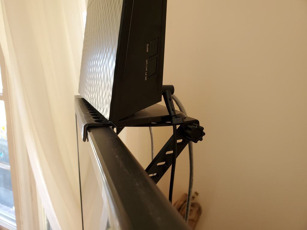 Adjustable shelf for TV and computer screen