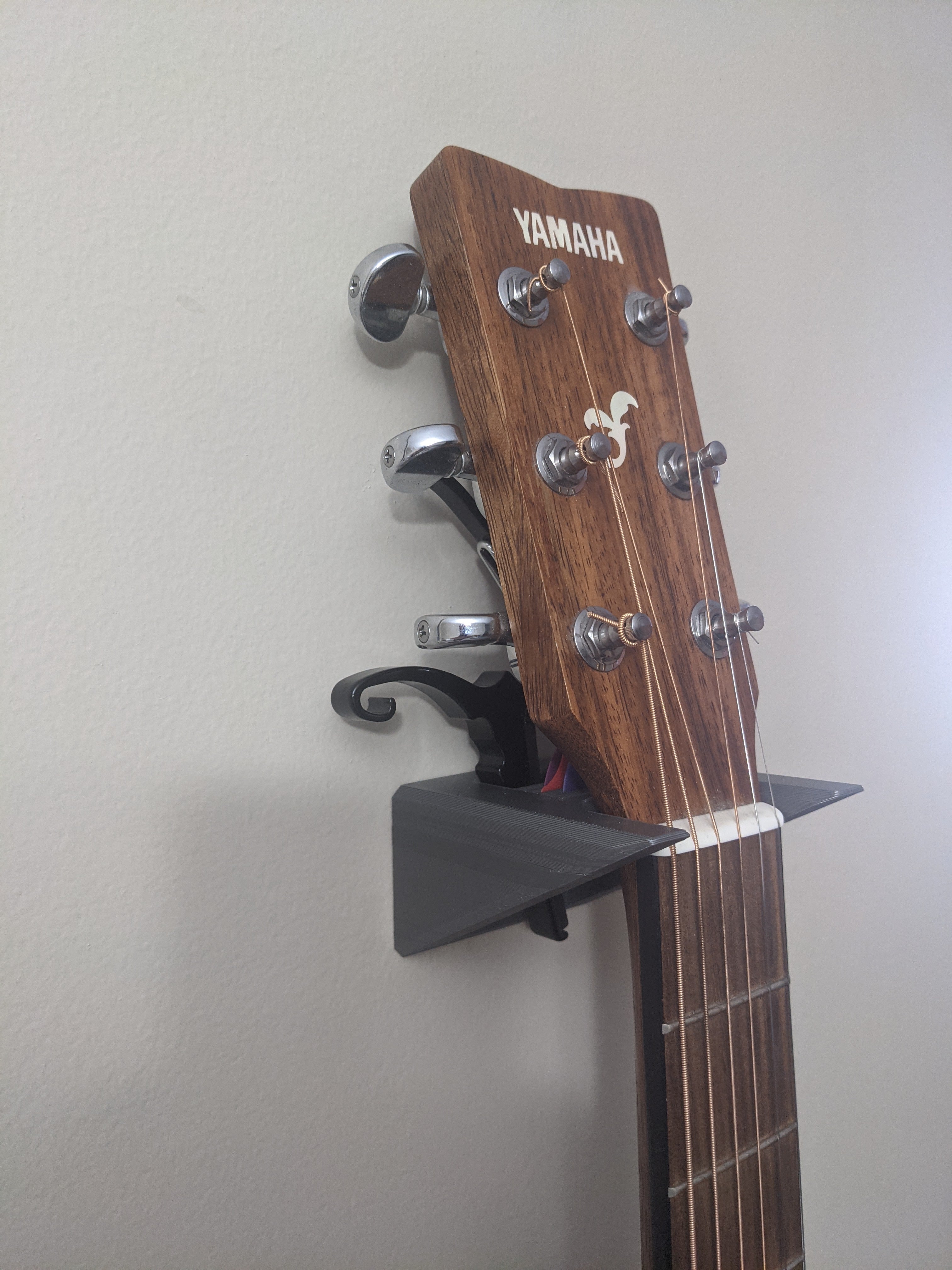 Vægmontering til Guitar med Tilbehørsholder